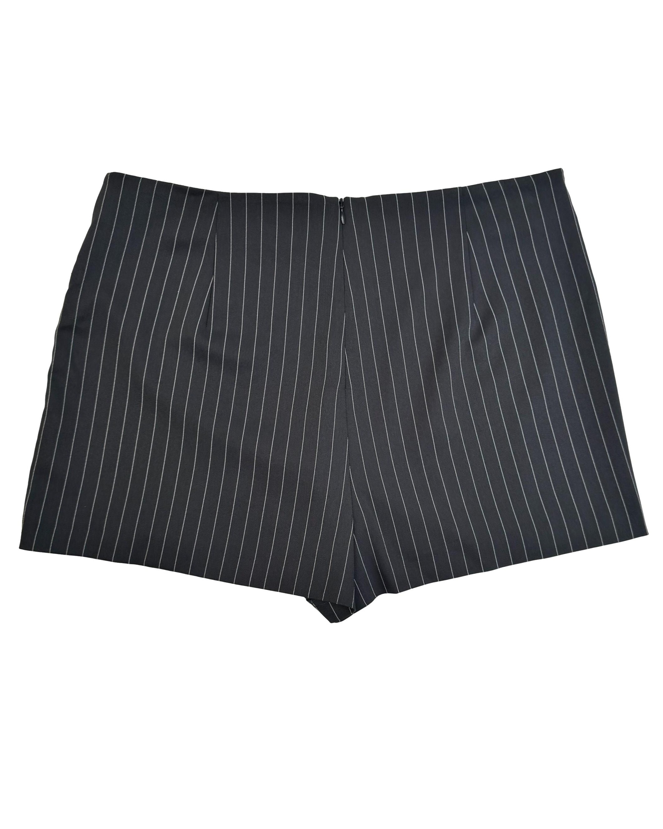 Juodi dryžuoti PRIMARK šortai, XL