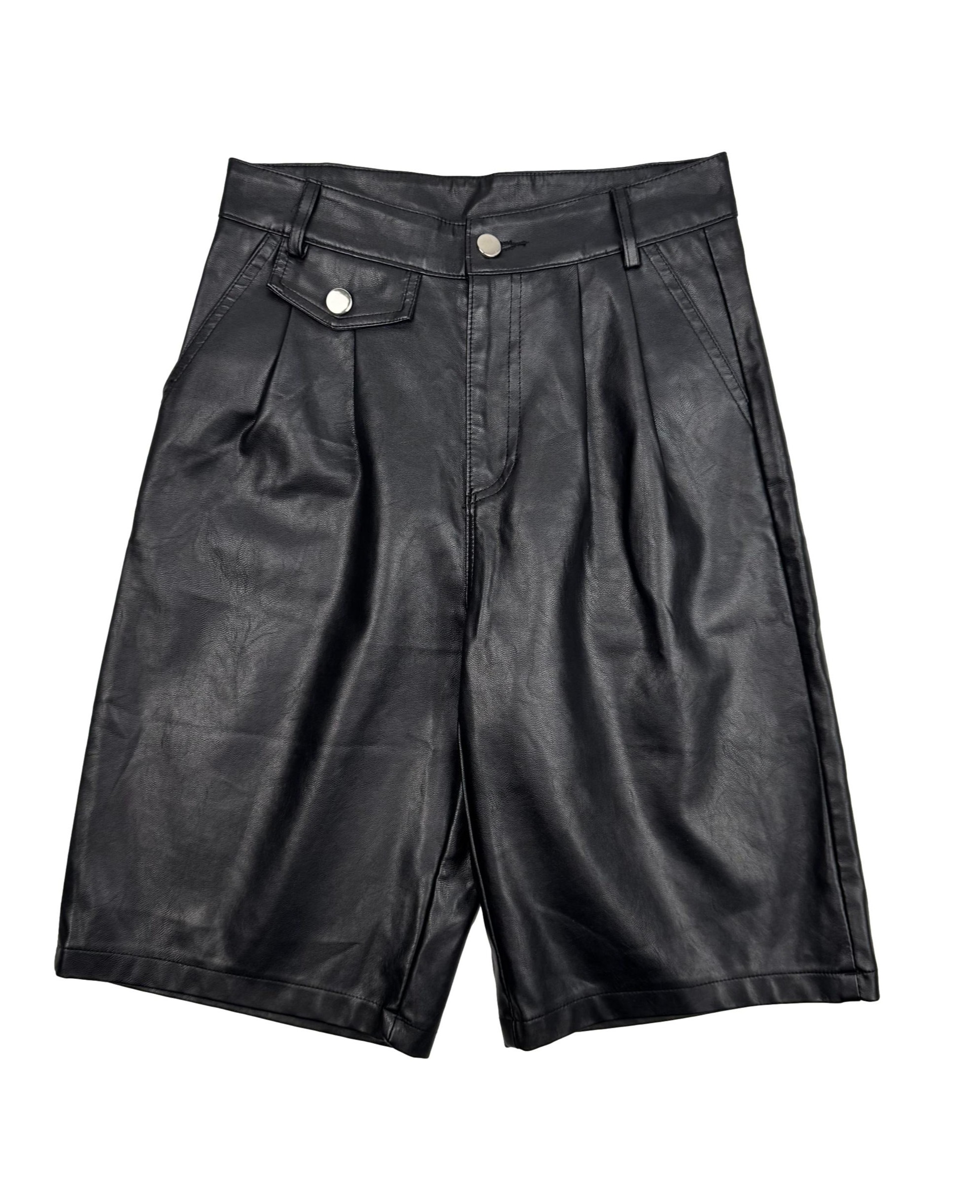 Juodi dirbtinės odos MAY šortai, M