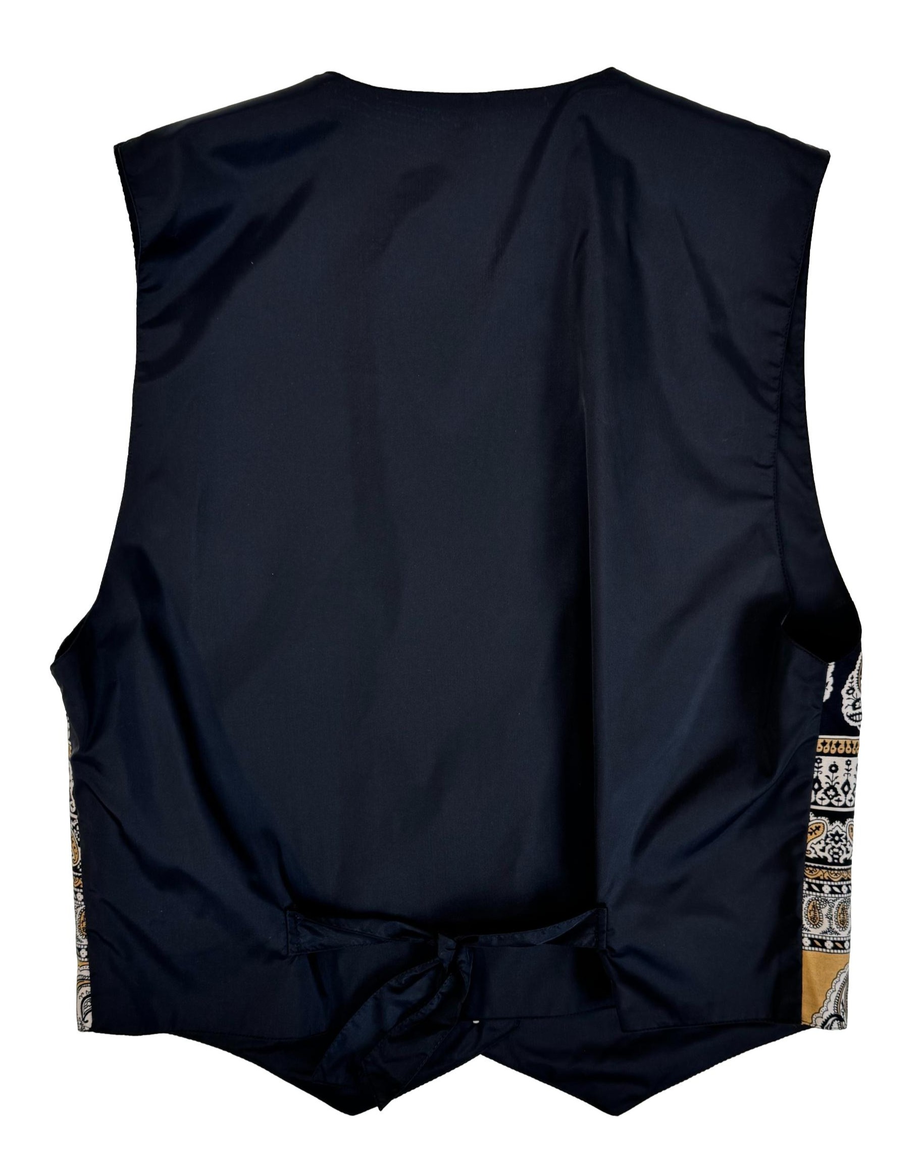 Juoda vintažinė raštuota DAINAVA liemenė, L